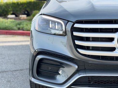 Used 2025 Mercedes-Benz GLS 450 4MATIC image 7