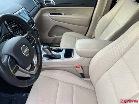 Used 2022 Jeep Grand Cherokee Laredo E RWD image 20