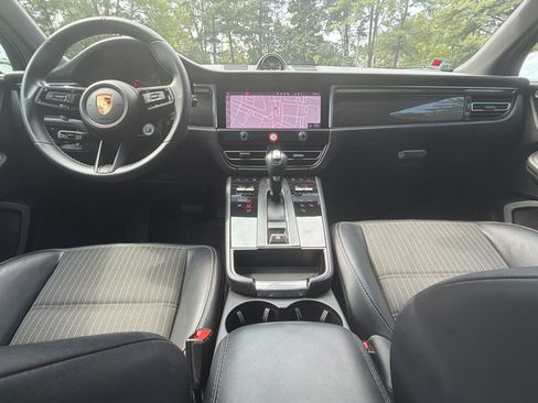 Used 2024 Porsche Macan AWD/4WD image 17