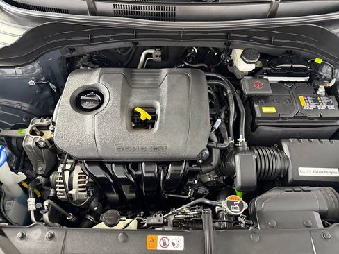 Used 2025 Kia Soul LX w/ LX Technology Package FWD image 24