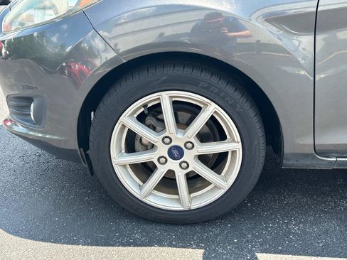 Used 2015 Ford Fiesta SE image 9