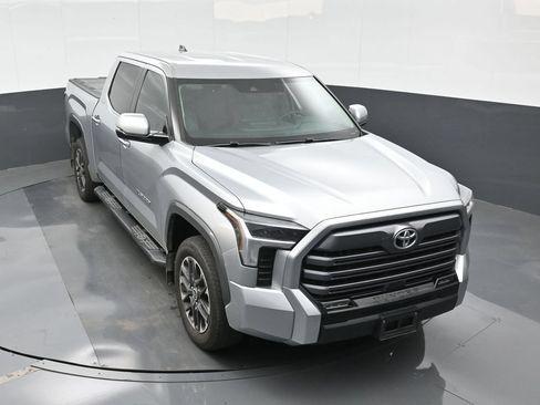 Used 2024 Toyota Tundra Limited w/ Power Package AWD/4WD image 32