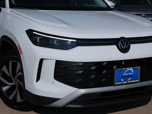 Certified 2025 Volkswagen Tiguan S FWD image 3