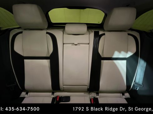 Used 2020 Land Rover Range Rover Velar R-Dynamic S image 25