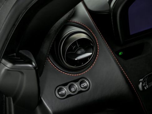 Used 2018 McLaren 720S RWD image 25