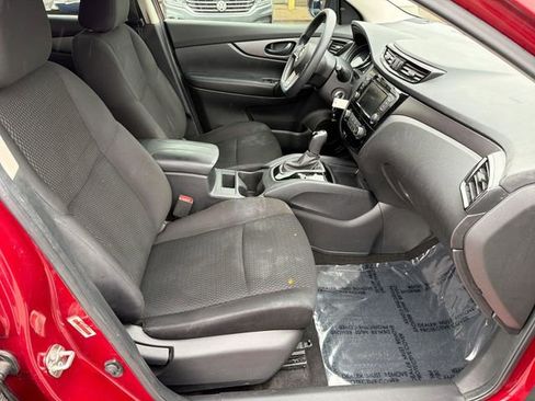 Used 2021 Nissan Rogue Sport S image 26