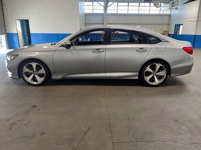 Used 2018 Honda Accord Touring image 6