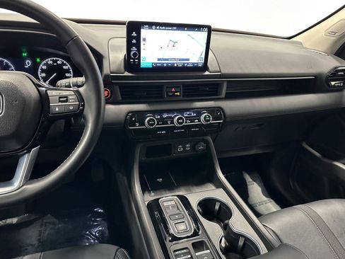 Certified 2025 Honda Pilot Touring image 23