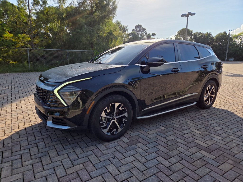 Used 2024 Kia Sportage EX FWD image 3
