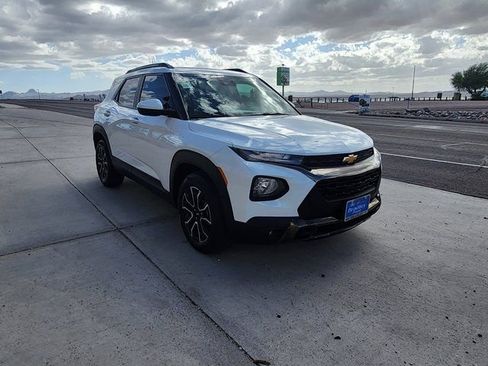 Used 2022 Chevrolet TrailBlazer ACTIV w/ Technology Package image 3