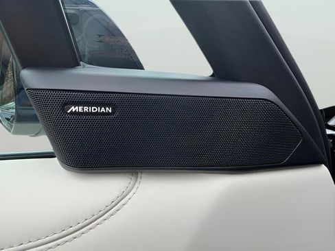 Certified 2023 Land Rover Range Rover SE image 13