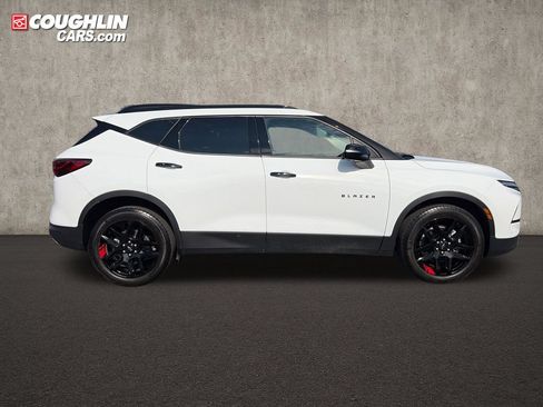 Used 2025 Chevrolet Blazer LT w/ Sound & Technology Package AWD/4WD image 11