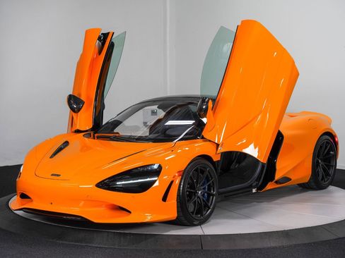 Used 2024 McLaren 750S Spider image 6