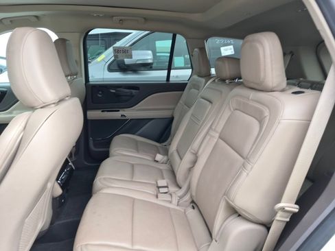 Used 2021 Lincoln Aviator Grand Touring w/ Equipment Group 301A AWD/4WD image 13