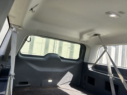 Used 2019 Ford Expedition Max XLT w/ Equipment Group 202A AWD/4WD image 9