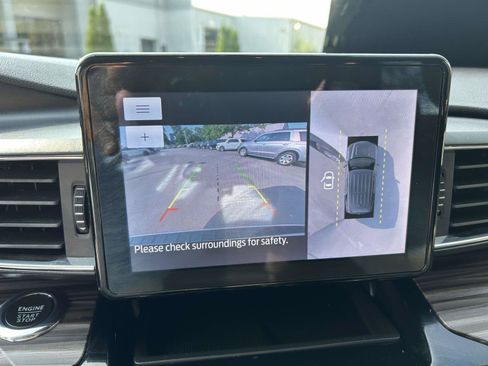 Used 2022 Ford Explorer Limited w/ Equipment Group 301A RWD image 24