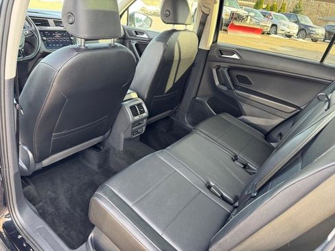 Used 2019 Volkswagen Tiguan SE w/ Panoramic Sunroof Package image 21
