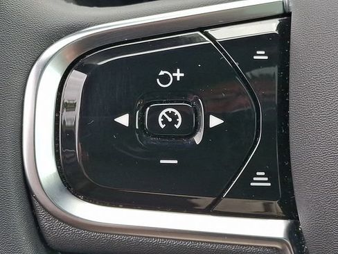 Certified 2023 Volvo XC60 B5 Plus w/ Climate Package AWD/4WD image 23