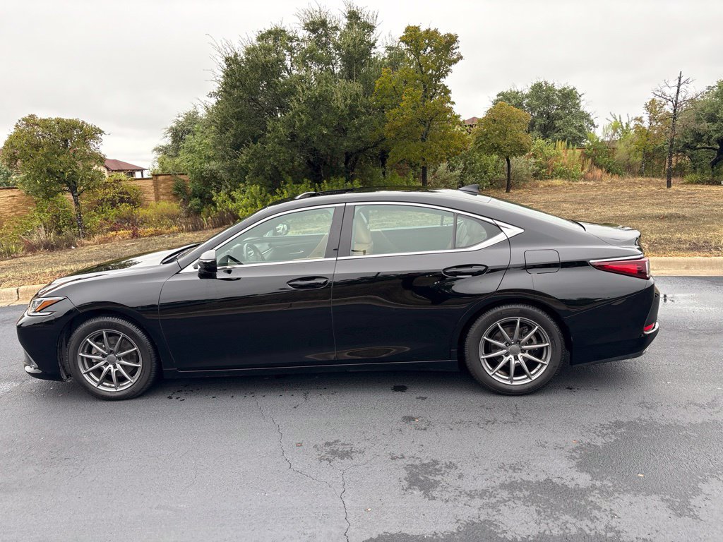 Used 2019 Lexus ES 350 w/ Premium Package FWD image 2