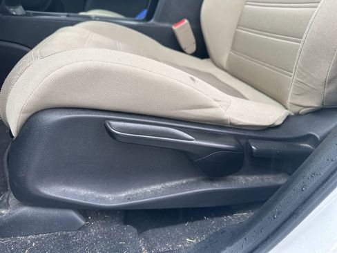 Used 2022 Honda CR-V LX image 17