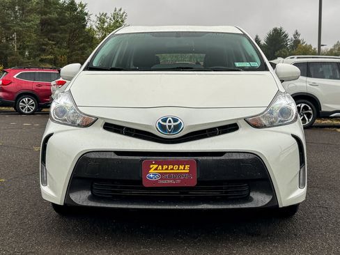 Used 2017 Toyota Prius V Four image 8