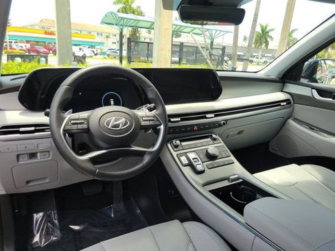 Used 2024 Hyundai Palisade SEL Premium w/ Premium Package FWD image 12