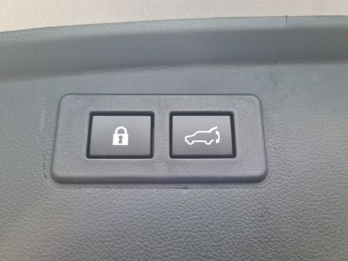 Used 2025 Subaru Outback Limited AWD/4WD image 9
