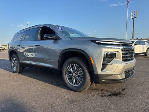 New 2026 Chevrolet Traverse LT FWD image 9