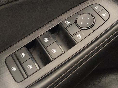 Used 2022 Nissan Rogue SV FWD image 27
