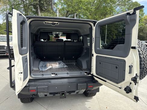 New 2026 INEOS Grenadier Fieldmaster Edition AWD/4WD image 28