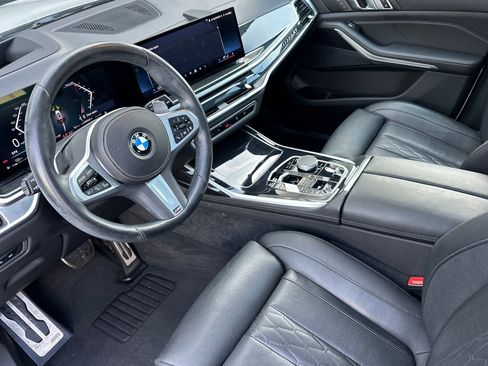 Used 2024 BMW X7 xDrive40i w/ M Sport Package AWD/4WD image 9