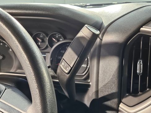 Used 2024 Chevrolet Silverado 2500 Custom w/ Custom Value Package image 31