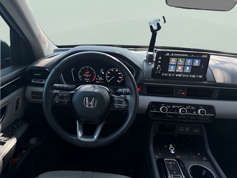 Used 2025 Honda Pilot EX-L image 21
