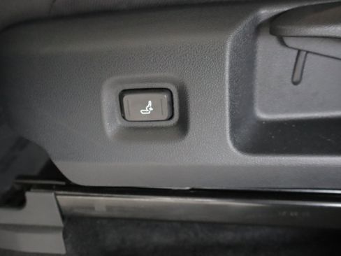 Used 2025 Toyota Tacoma SR w/ SR Upgrade Package RWD image 11