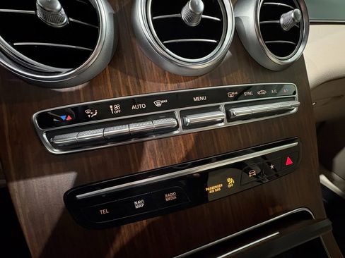 Used 2022 Mercedes-Benz GLC 300 4MATIC SUV image 22