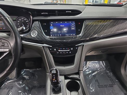 Used 2022 Cadillac XT6 Premium Luxury image 21