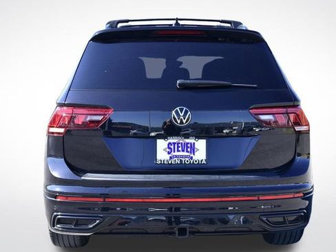 Used 2023 Volkswagen Tiguan SE R-Line image 8
