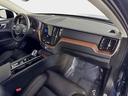 Used 2023 Volvo XC60 B5 Ultimate w/ Climate Package image 32