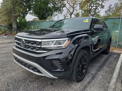 Used 2023 Volkswagen Atlas Cross Sport SE w/ Black Wheel Package image 1
