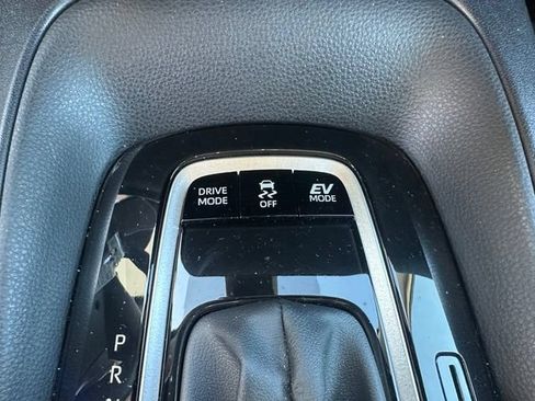 Used 2025 Toyota Corolla LE FWD image 19