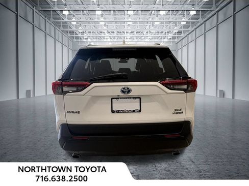 Used 2020 Toyota RAV4 XLE w/ Convenience Package AWD/4WD image 8