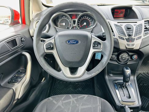 Used 2013 Ford Fiesta SE image 7