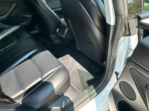 Used 2021 Tesla Model 3 Standard Range Plus RWD image 17