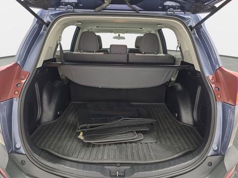 Used 2013 Toyota RAV4 XLE AWD/4WD image 32