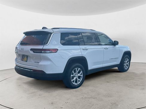 Used 2022 Jeep Grand Cherokee L Limited image 3