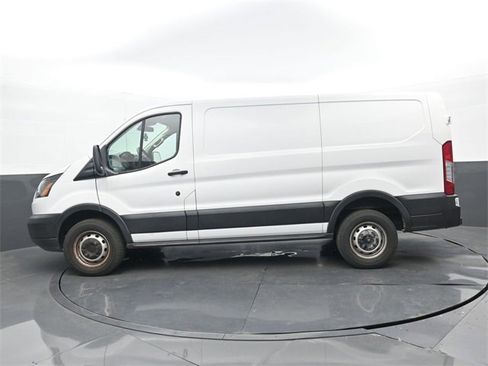 Used 2019 Ford Transit 250 130 Low Roof image 7