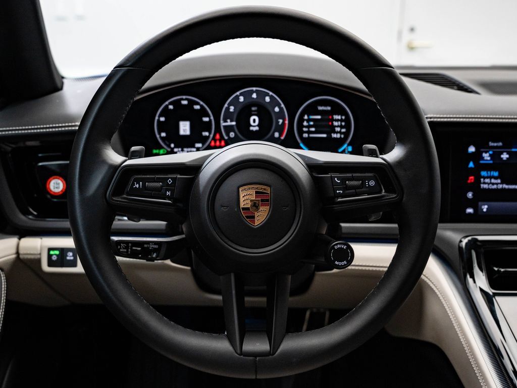 Certified 2025 Porsche Panamera 4 w/ Premium Package AWD/4WD image 39