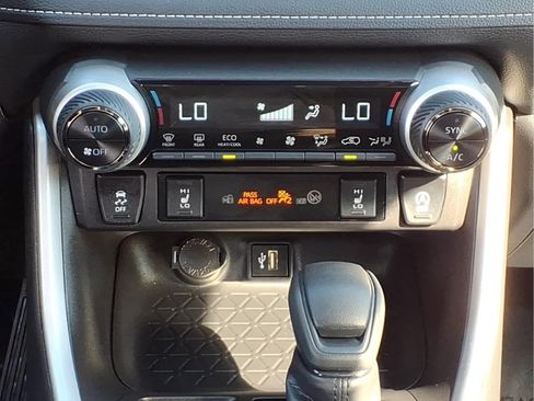 Used 2025 Toyota RAV4 XLE w/ Convenience Package AWD/4WD image 26
