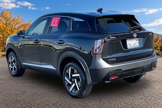 Used 2026 Nissan Kicks SV FWD image 4