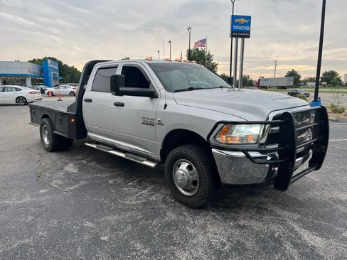 Used 2018 RAM 3500 Tradesman w/ Chrome Appearance Group AWD/4WD image 2